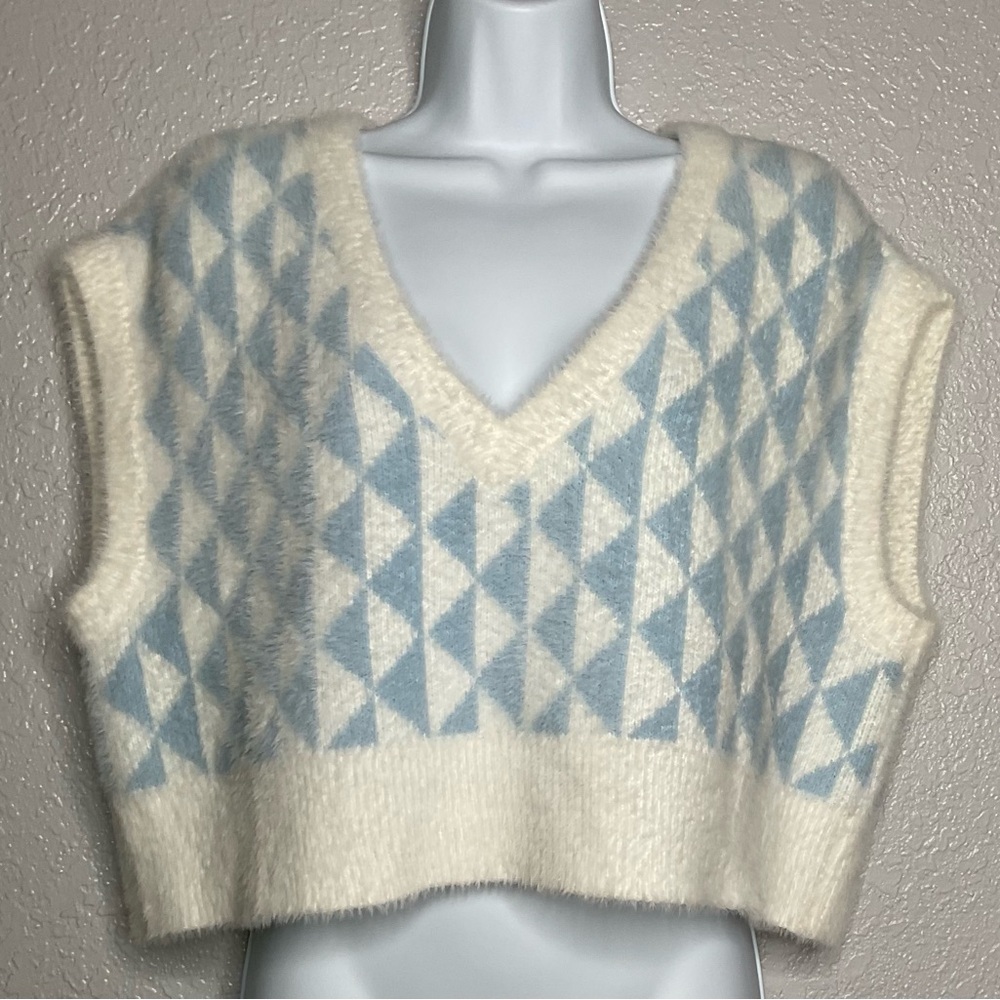 KENDALL & KYLIE cropped fit v-neck relaxed sweater vest blue/white houndstooth